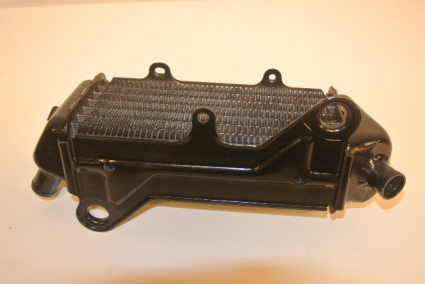 Honda CR 125 -81 Hö Kylare 19010-KA3-003 (305)