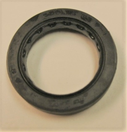 Honda CR Packbox 26x37x7.  91201-KS6-004