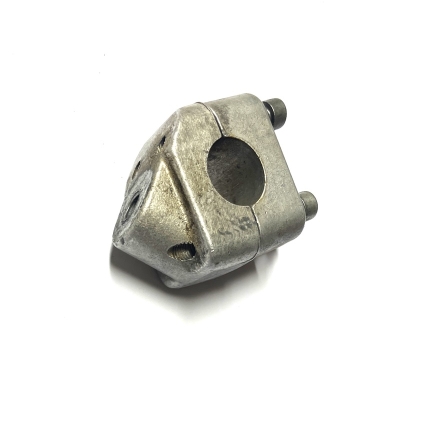 Husqvarna 1977-84 Styrhållare vinklad  1513058-01, 1513059-01