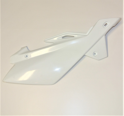 Husqvarna 2-T / 4-T. 2005-13 Hö. Sidopanel  UFO. 53-3317-041