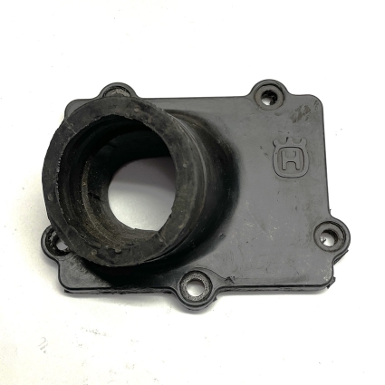 Husqvarna 240/250  89-90- ?  Insugsgummi.  800070667 Begagnat. Used