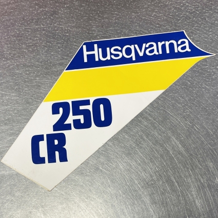 Husqvarna  250CR Dekal Vänster  1519782-04