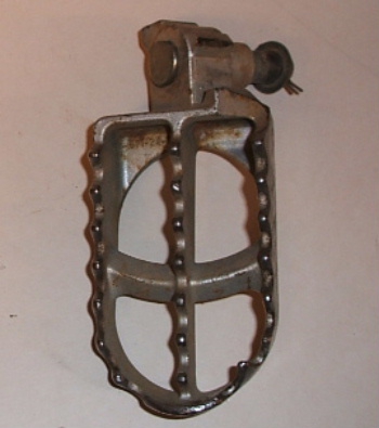 Husqvarna 570 TE-TC 01-02 Fotpinne Hö 800089953