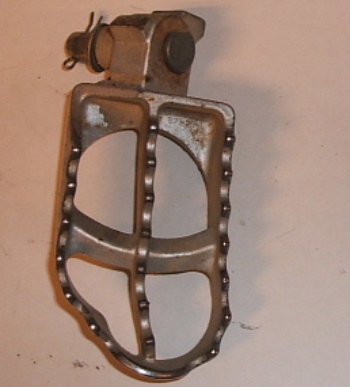 Husqvarna 570 TE-TC 01-02 Fotpinne Vä 80A089962