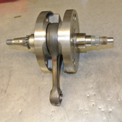 Suzuki RM-Z450 -2011.  Höger och vänster vevaxel  12220-28H10 