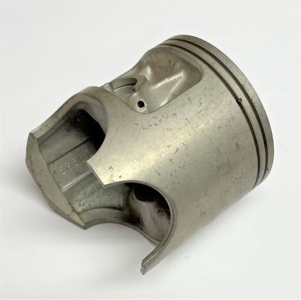 Yamaha YZ465 1980 Piston 85mm. Std.  3R5-11631-00-94